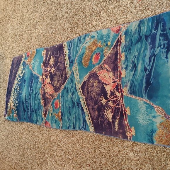 Luxury 100% Silk Long Scarf Fish Hawaii Vacation World Under The Sea Art To Wear - Picture 3 of 10